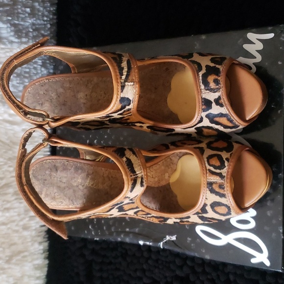 Ladies Shoes - Picture 2 of 16